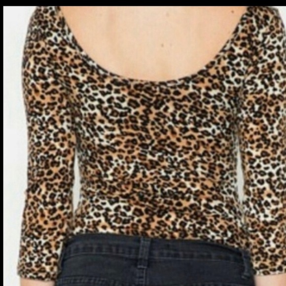 Scoop neck & Back Leopard Print Bodysuit - Picture 2 of 5